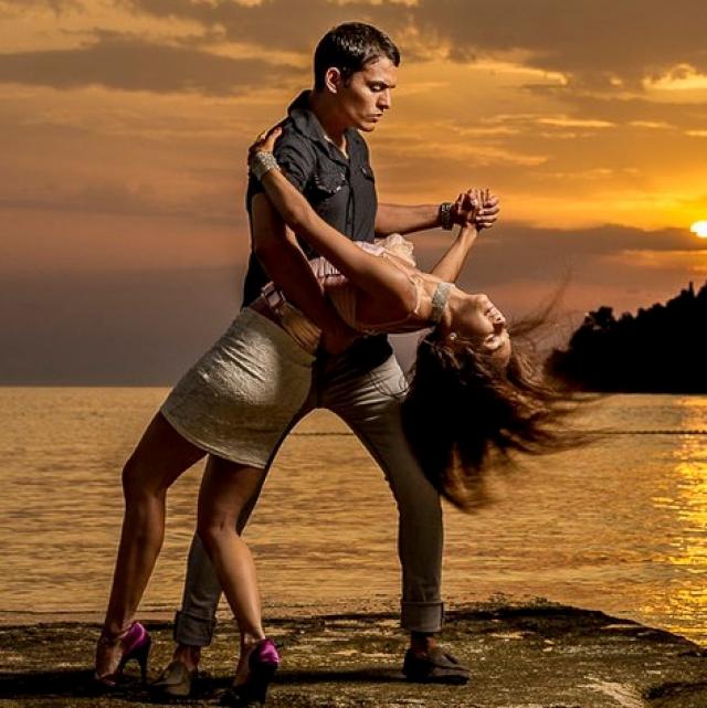 Adolfo Indacochea & Tania Cannarsa