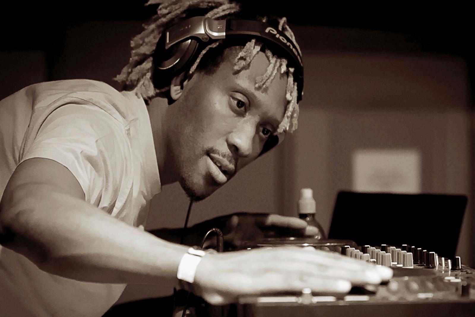DJ Babacar