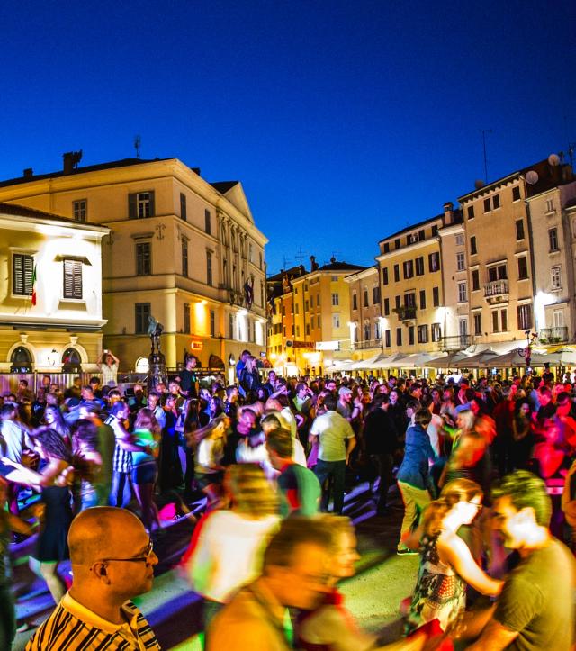 Dance points in the Town