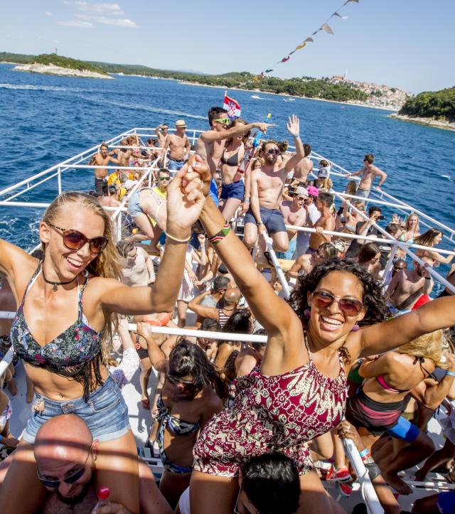 Salsa Party Boat