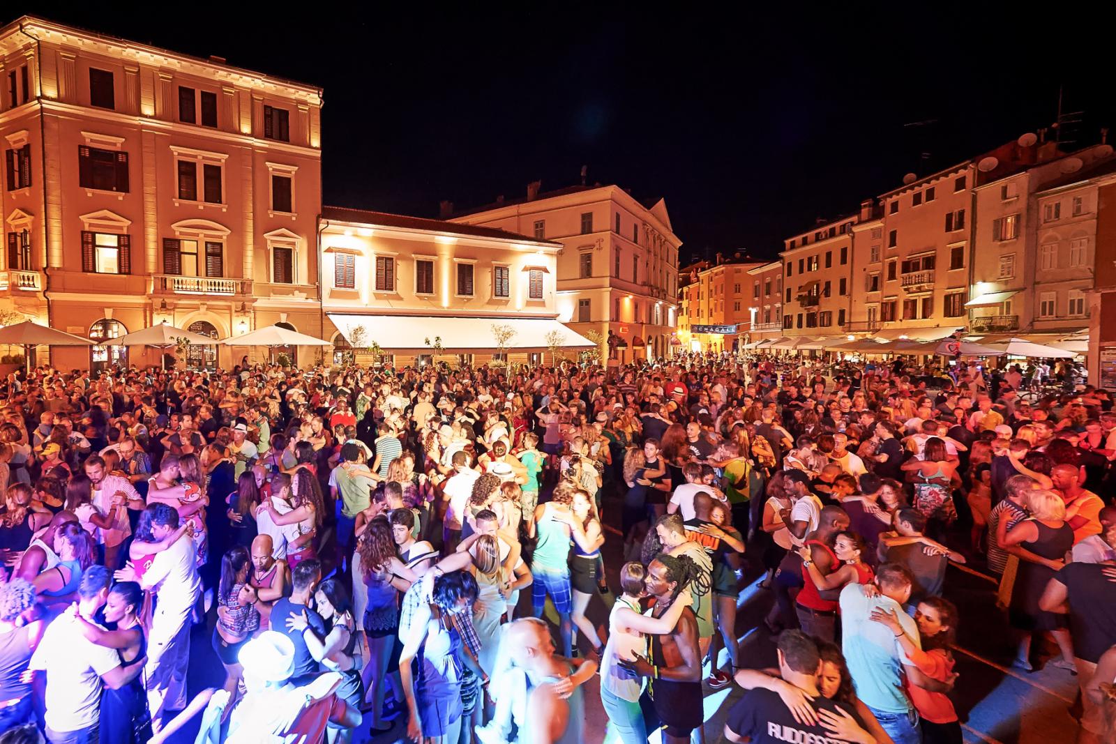 Dance points in the Town
