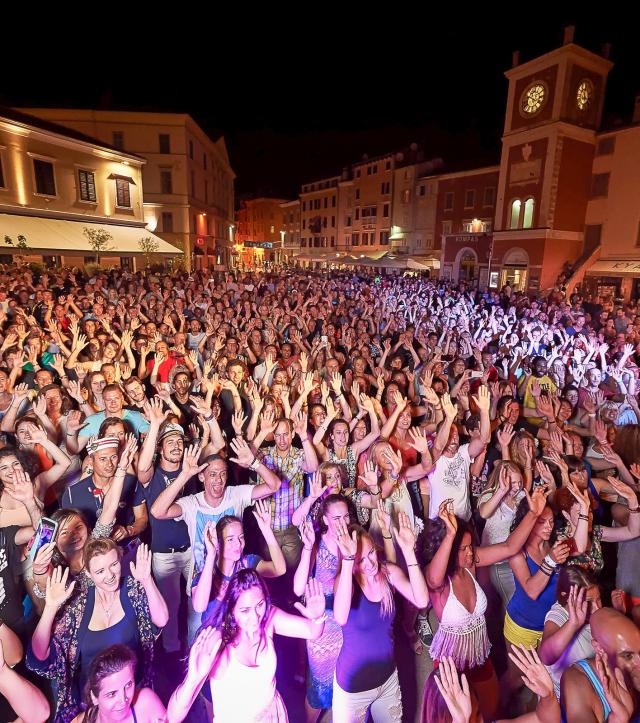 Dance points in the Town
