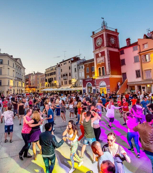 Dance points in the Town