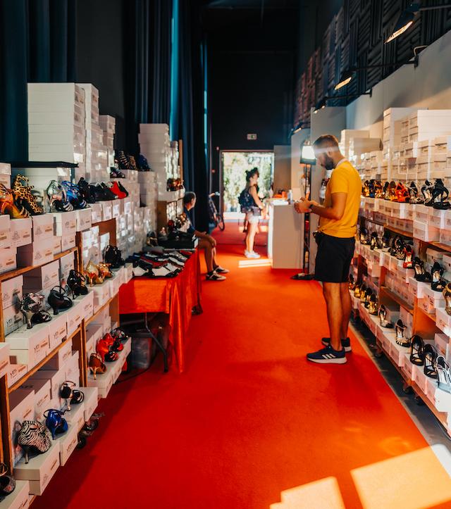 Nike factory store mahipalpur deals