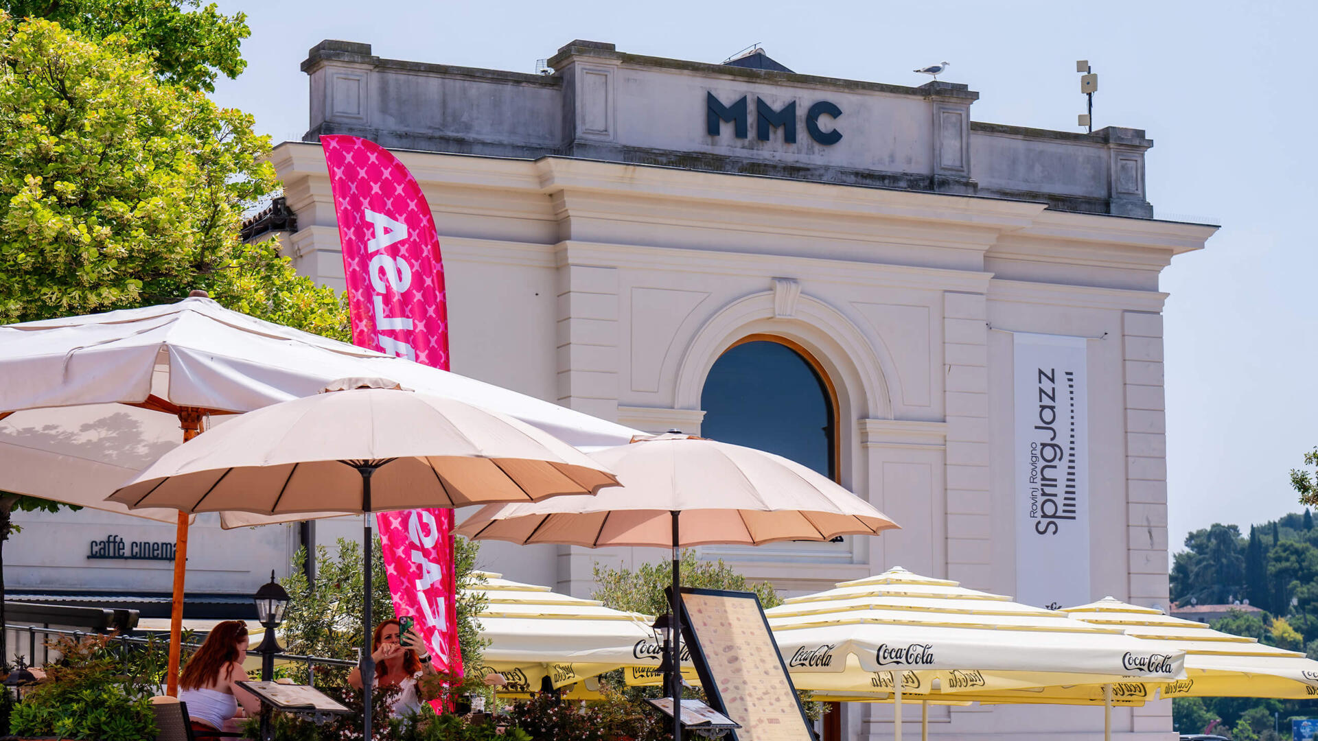 Multimedia Center (MMC)