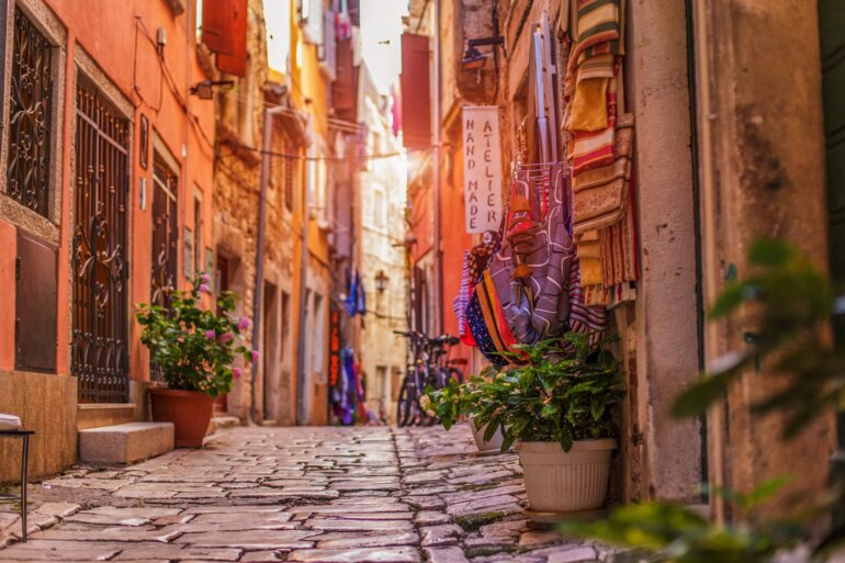 How to get to Rovinj?