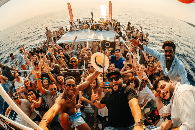 BOAT PARTIES