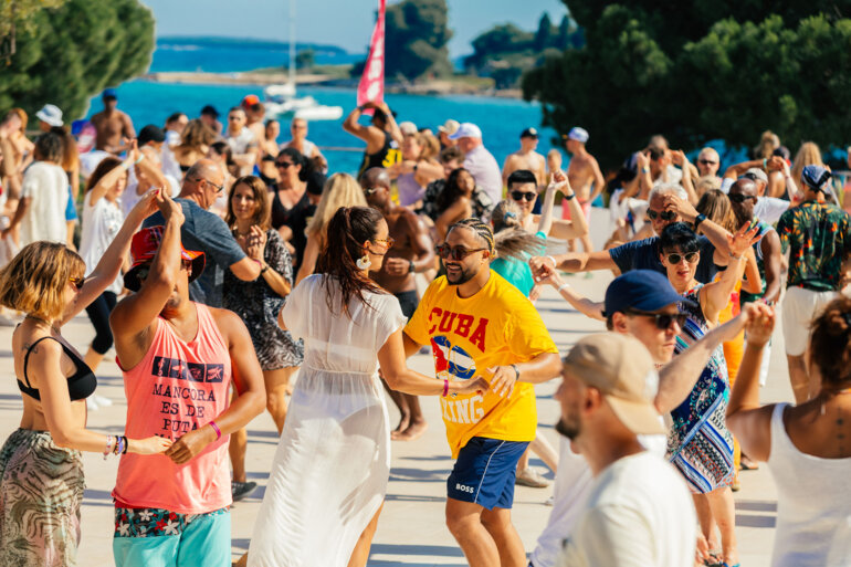 BEACH PARTY HEAVEN